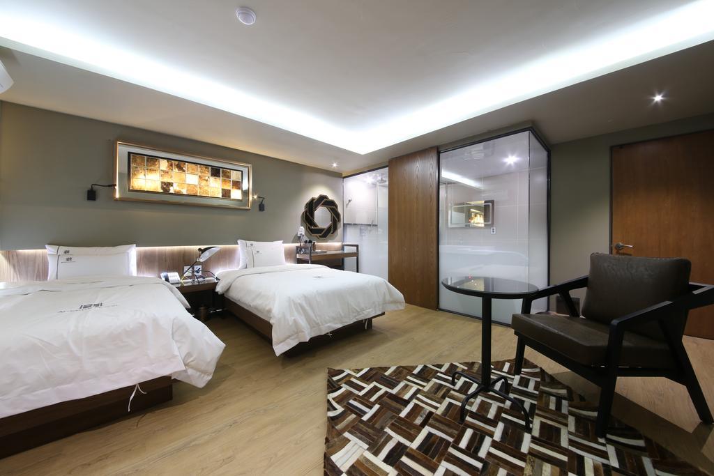 Avenue Hotel Чонджу Экстерьер фото