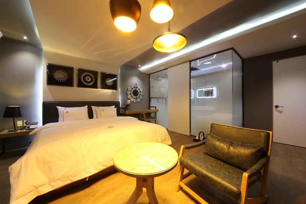 Avenue Hotel Чонджу Экстерьер фото