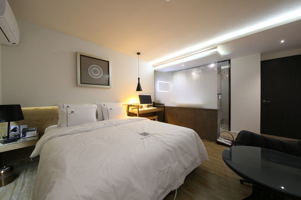 Avenue Hotel Чонджу Экстерьер фото